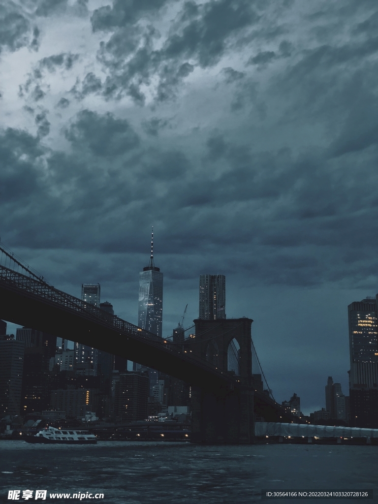 户外夜晚城市大桥