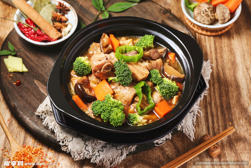 黄焖鸡米饭美食