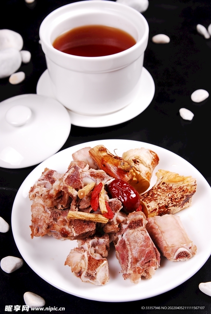 五指毛桃炖龙骨 