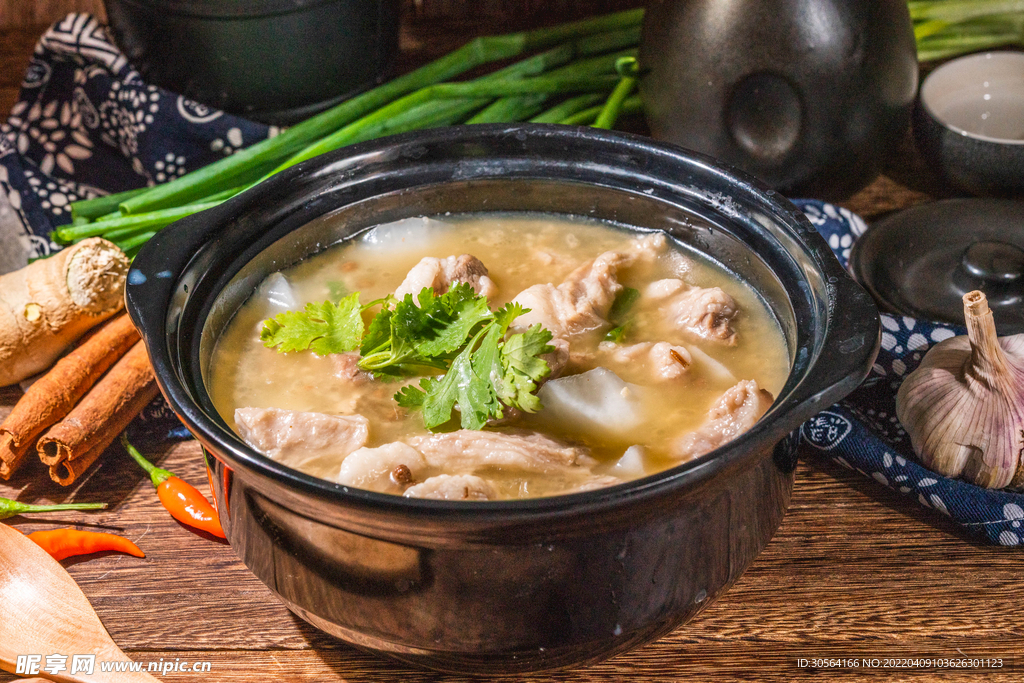 养生滋补排骨汤