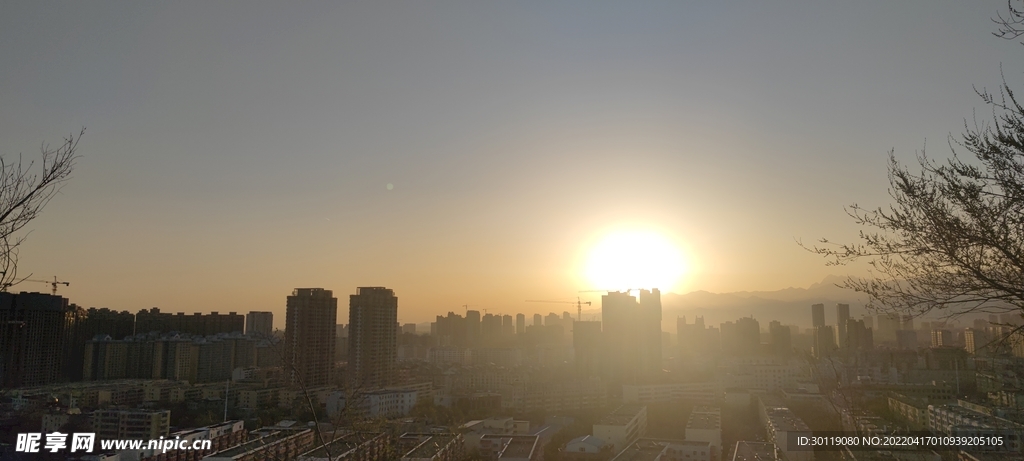 晨光  蓝天  天空  日出