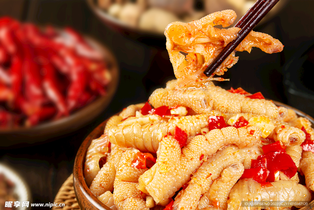 麻辣去骨鸡爪美食
