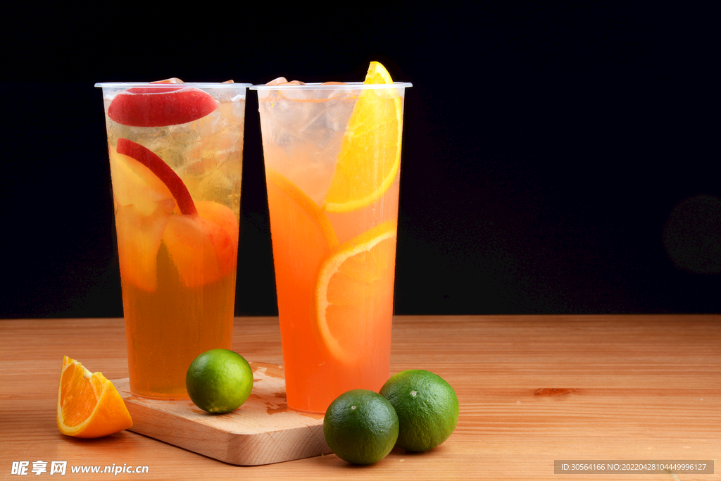 新鲜冰爽果汁饮品