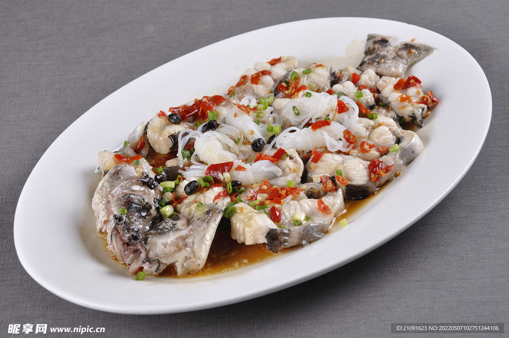 剁椒芋丝蒸钳鱼