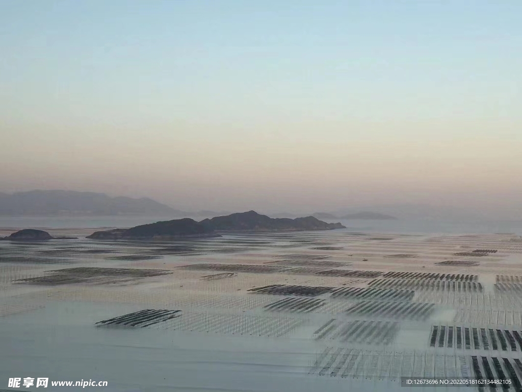 山海 田园 烟雾缭绕 