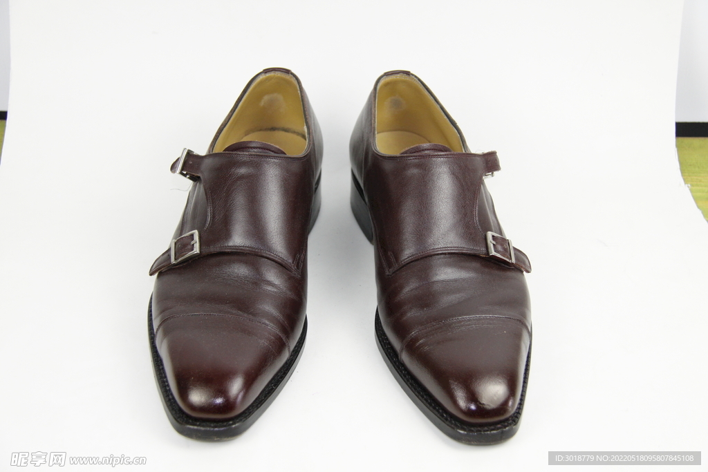 旧皮鞋