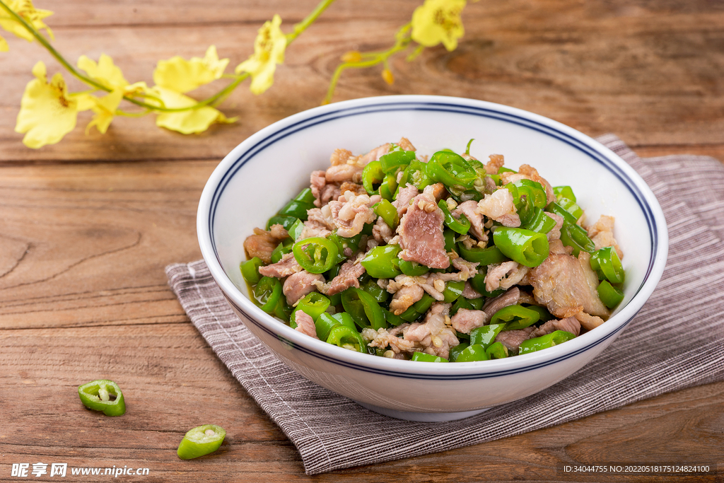 土青椒炒土猪肉