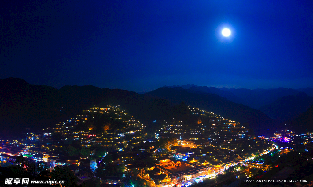 贵州千户苗寨中秋月