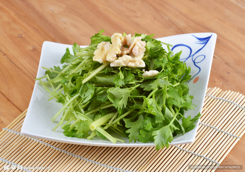 凉拌荆芥蔬菜美食