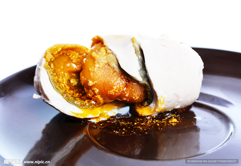 流油咸鸭蛋美食