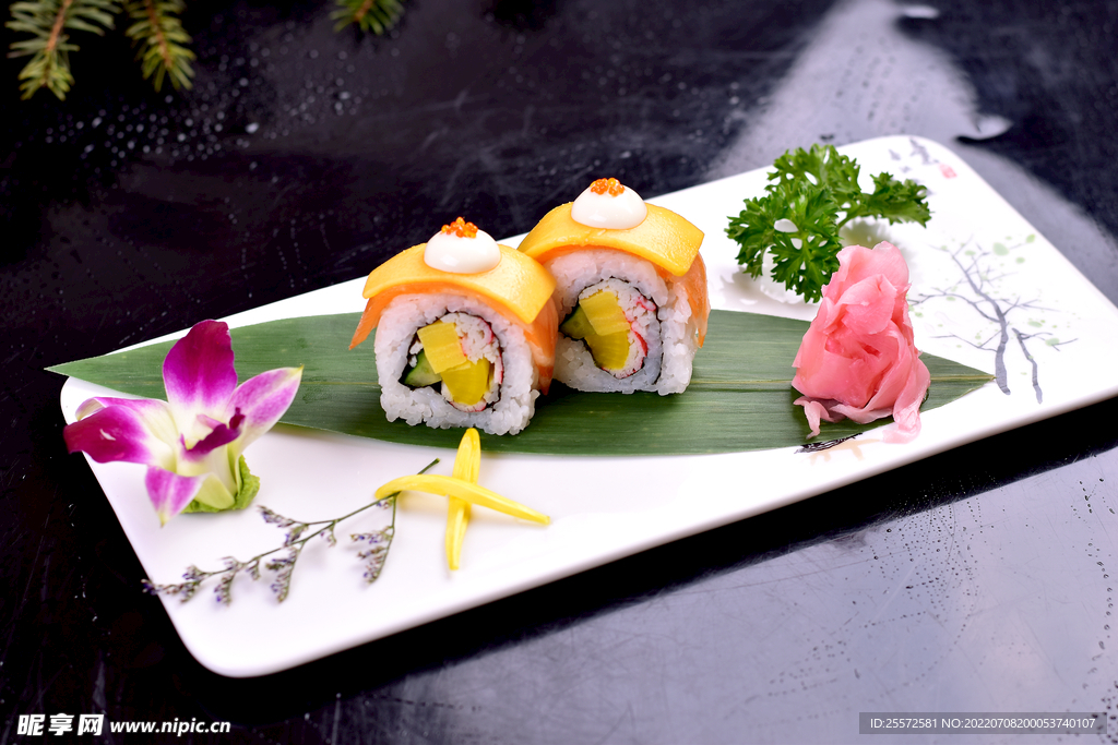 芝士三文鱼寿司卷