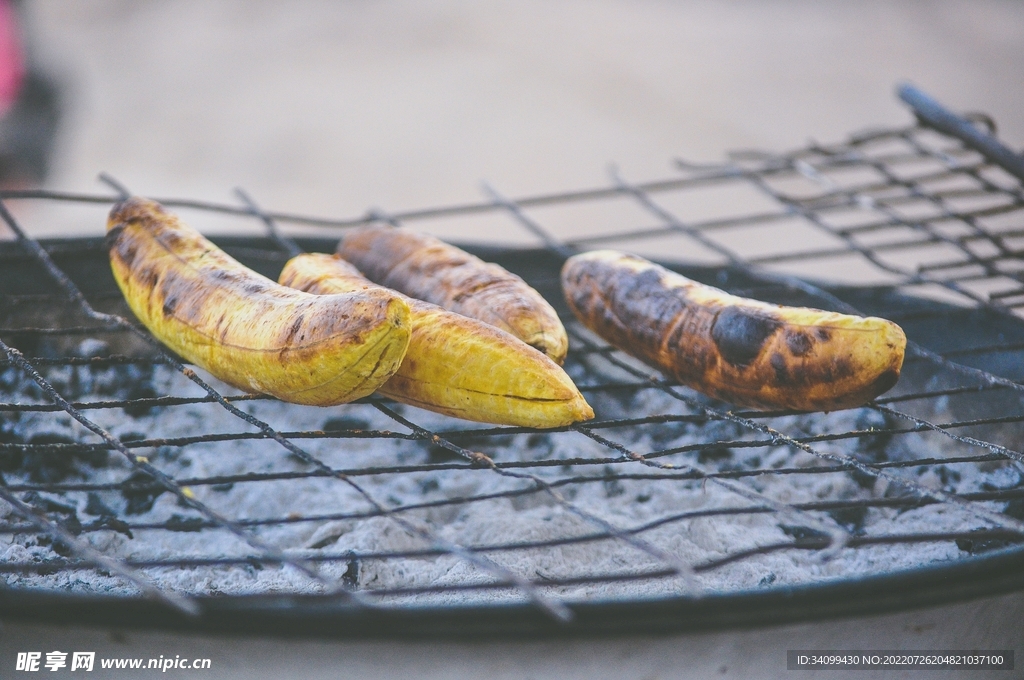 烧烤美食烤香蕉图片素材