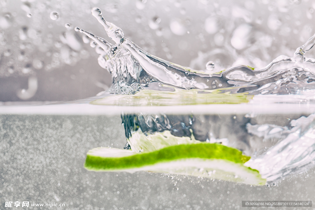 冰爽柠檬水饮品