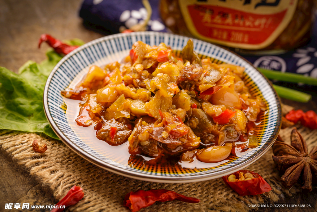 红烧麻辣肉片美食