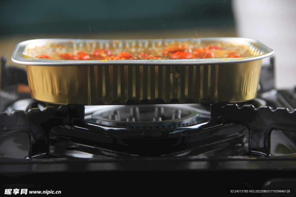 燃气灶加热龙虾