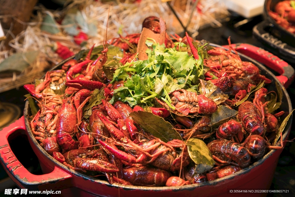 夏季麻辣小龙虾美食