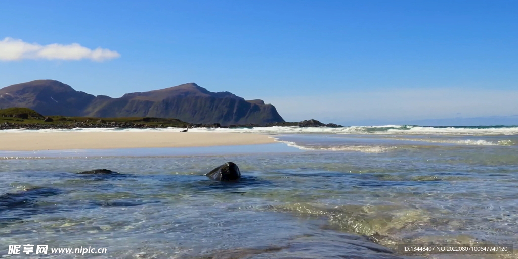 航拍海浪岸岛屿礁石鸟瞰自然风光