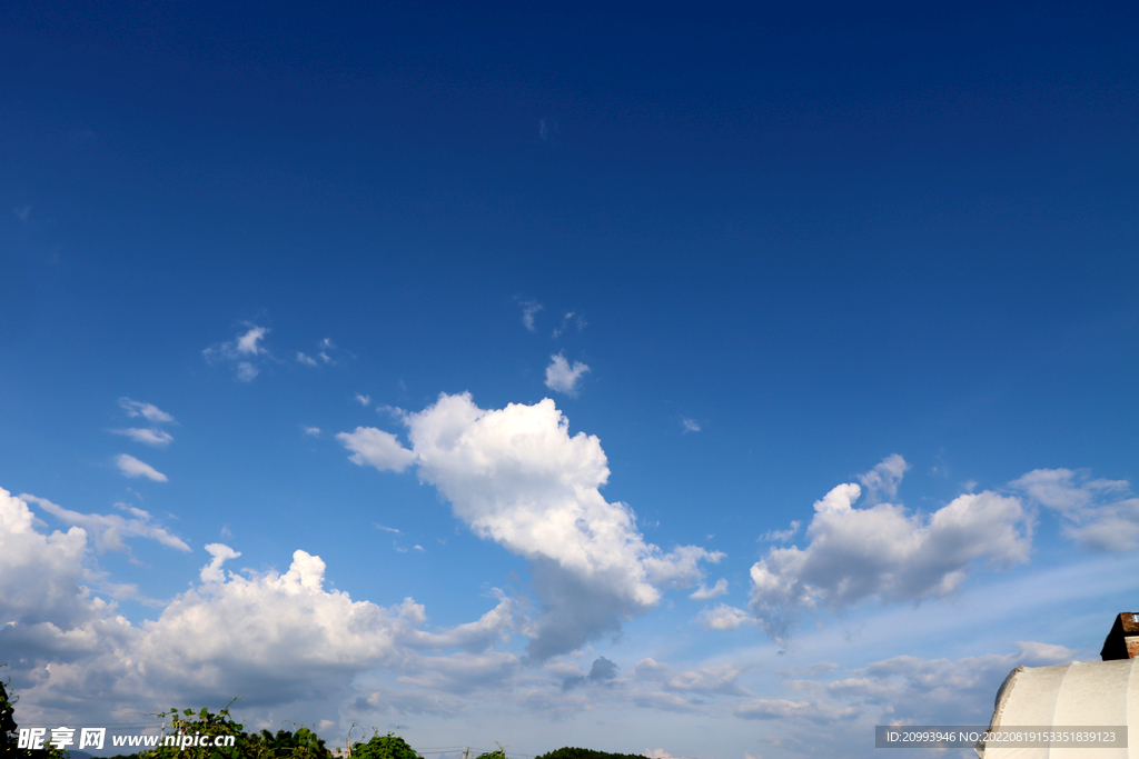 蓝天白云