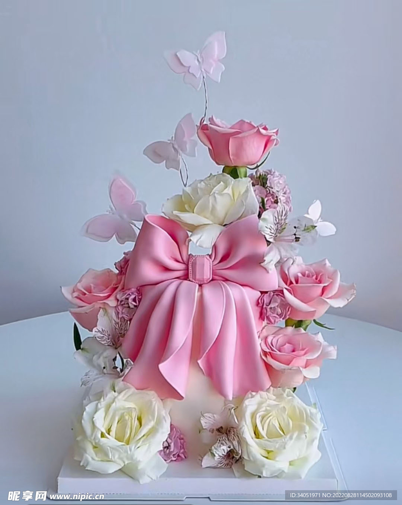 翻糖蝴蝶结蛋糕