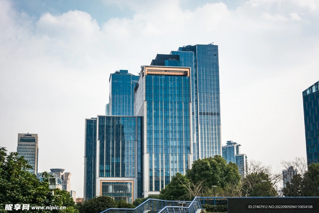 商务城市建筑大楼照片