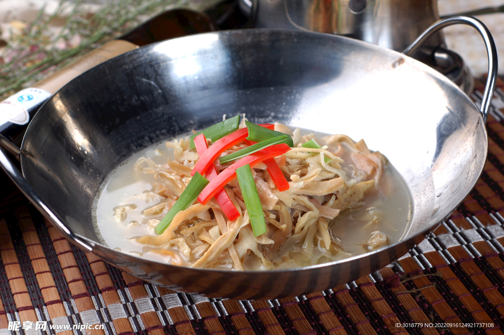 湘菜明笋烩墨鱼