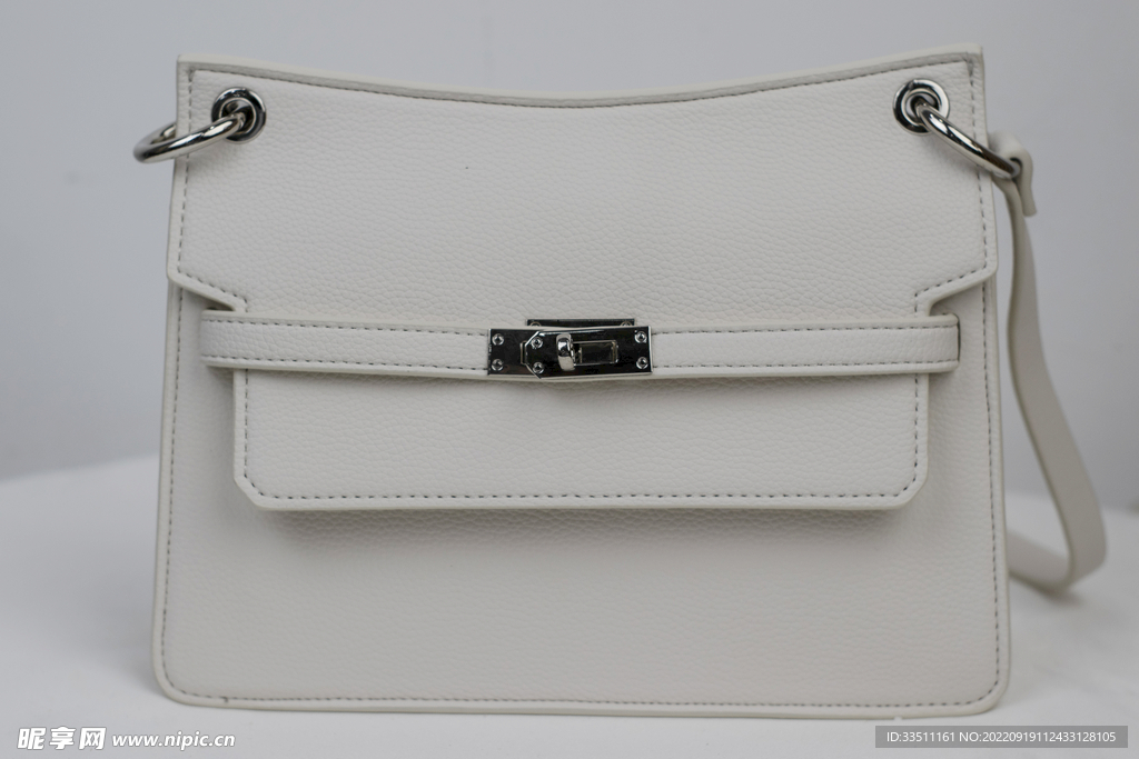 女包服饰配件细节白底图