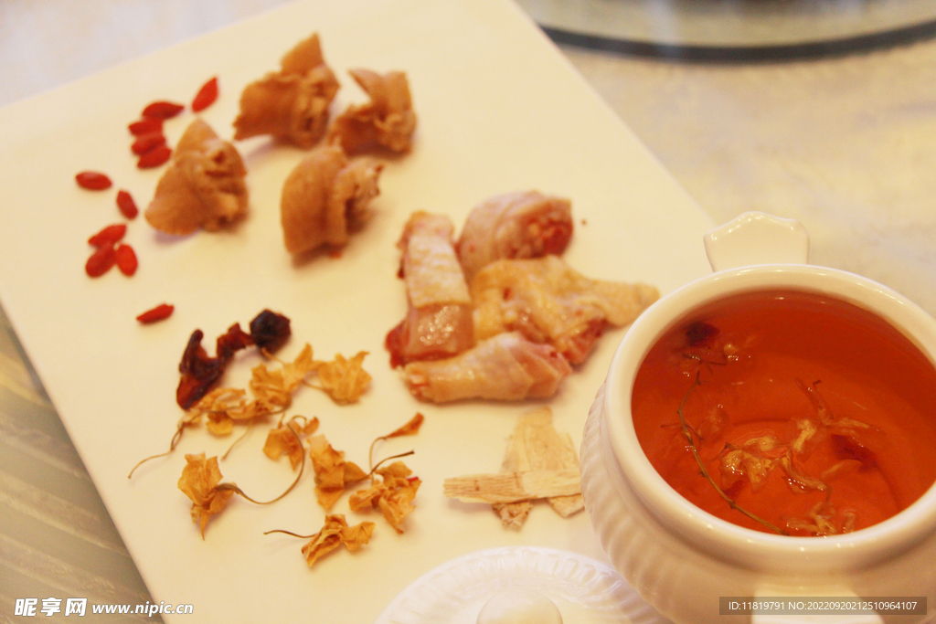 石斛兰花炖螺头