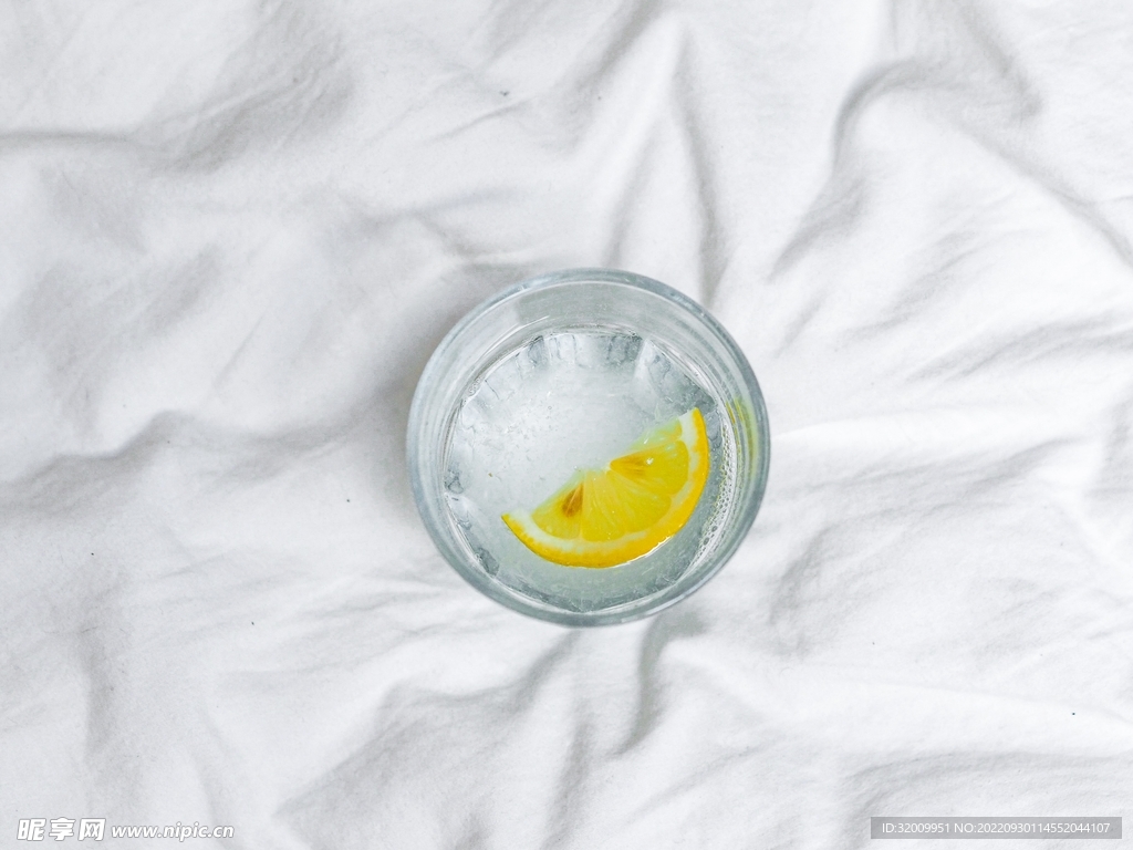 柠檬水            