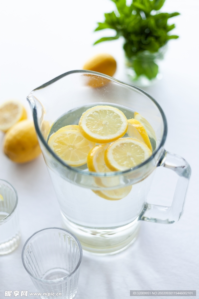 柠檬水            