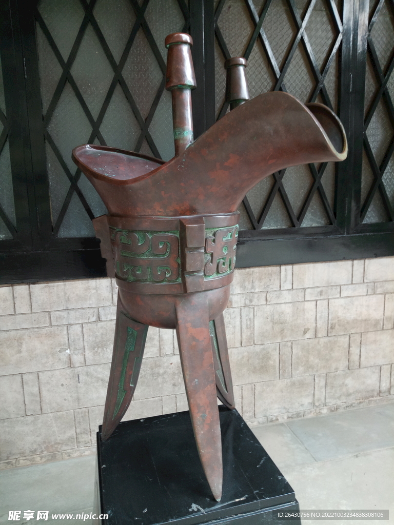 古代酒樽酒器雕塑