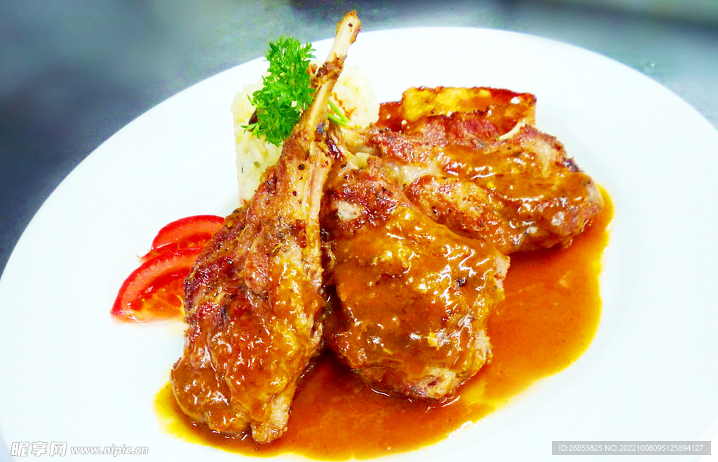 蒜香焗羊扒配香菇饭