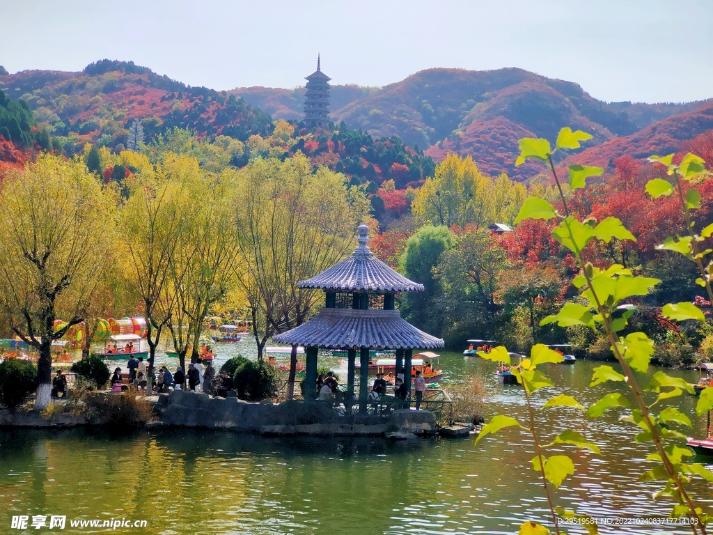 济南南部山区红叶谷