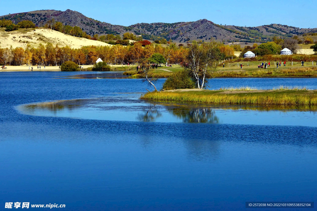 乌兰布统公主湖