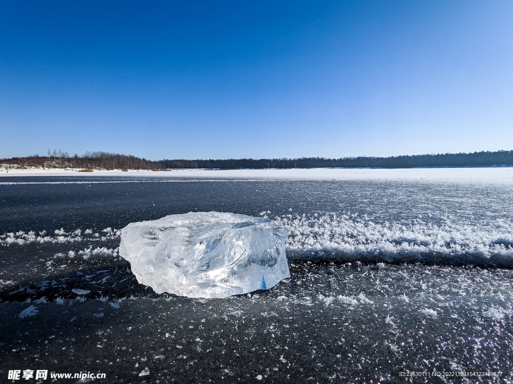 结冰的水面
