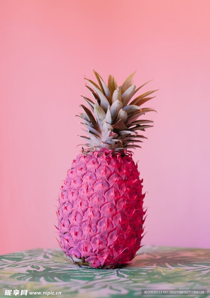 粉色菠萝