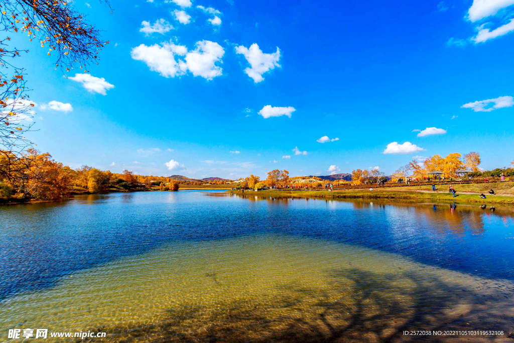 乌兰布统公主湖