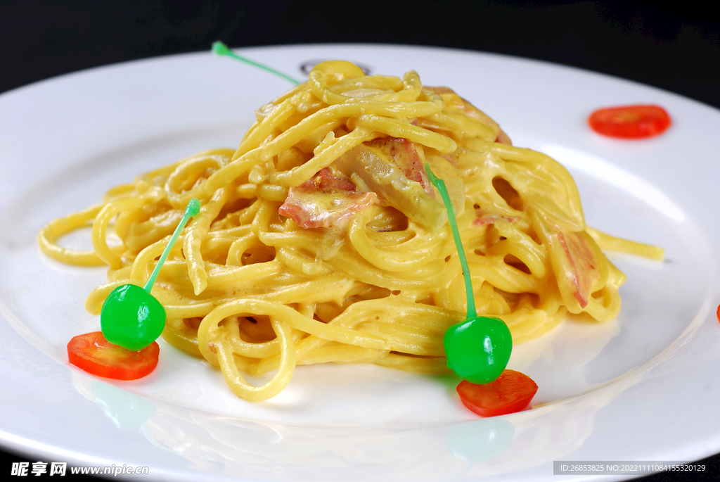 奶油培根炒意面