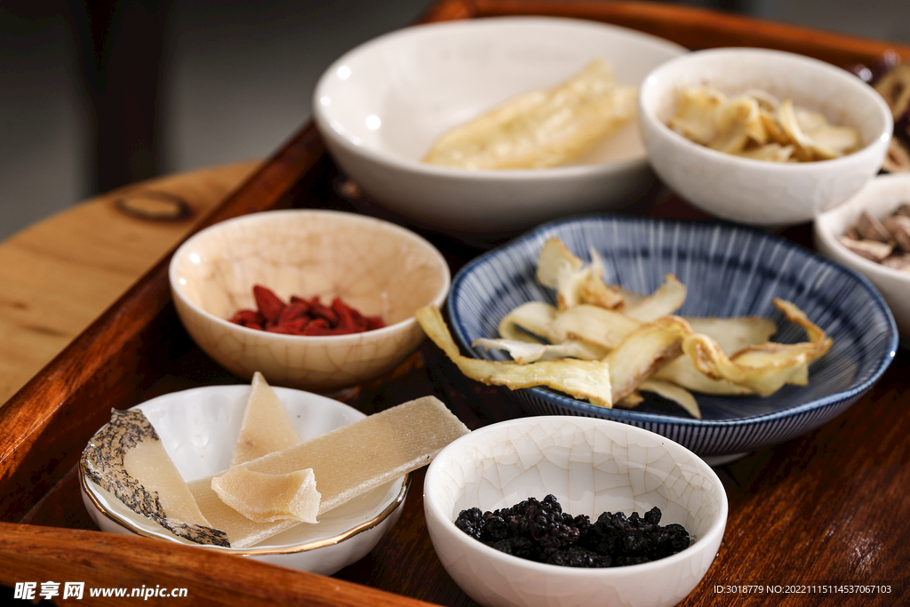 花胶螺肉红枣汤