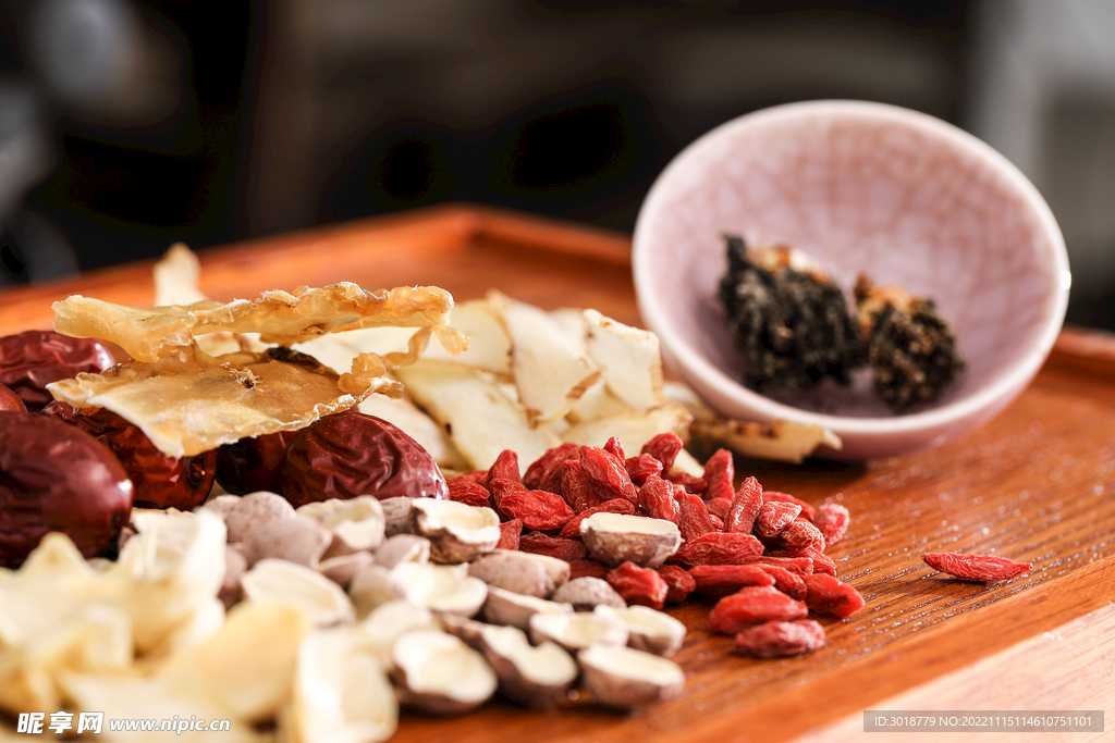 海参花胶片玉竹汤