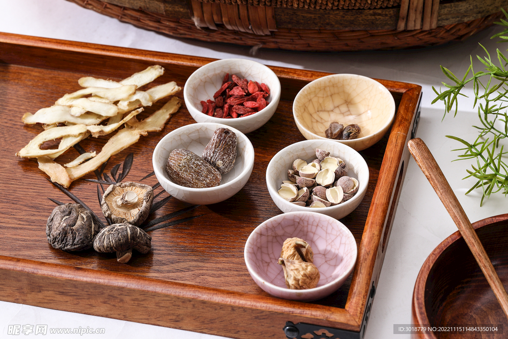 鲍鱼仔花菇无花果汤