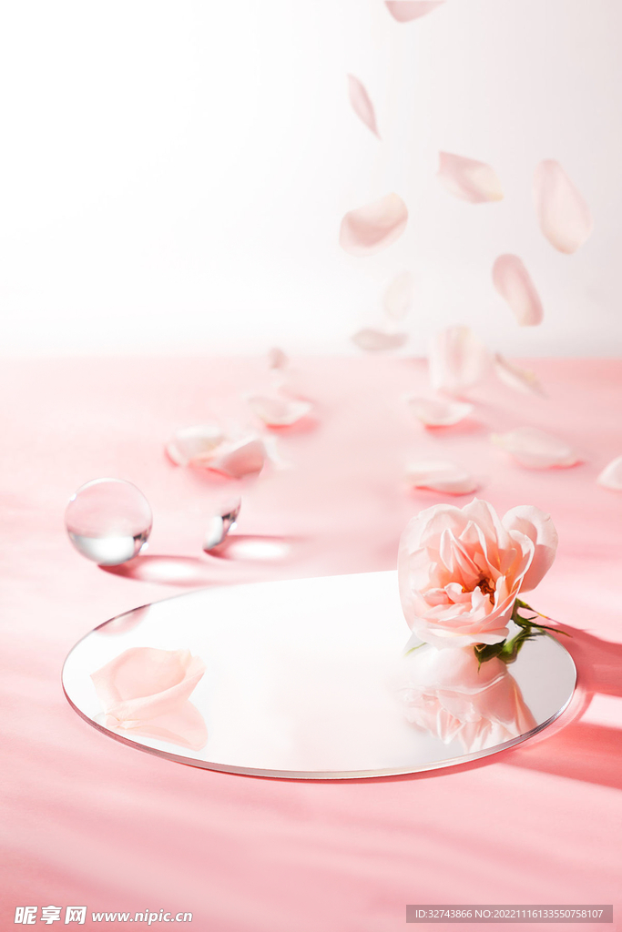 粉色渐变花朵背景