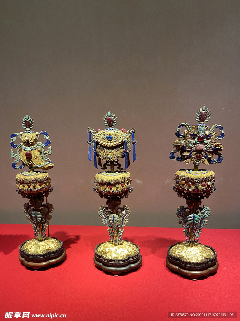 金嵌珍珠宝石八宝