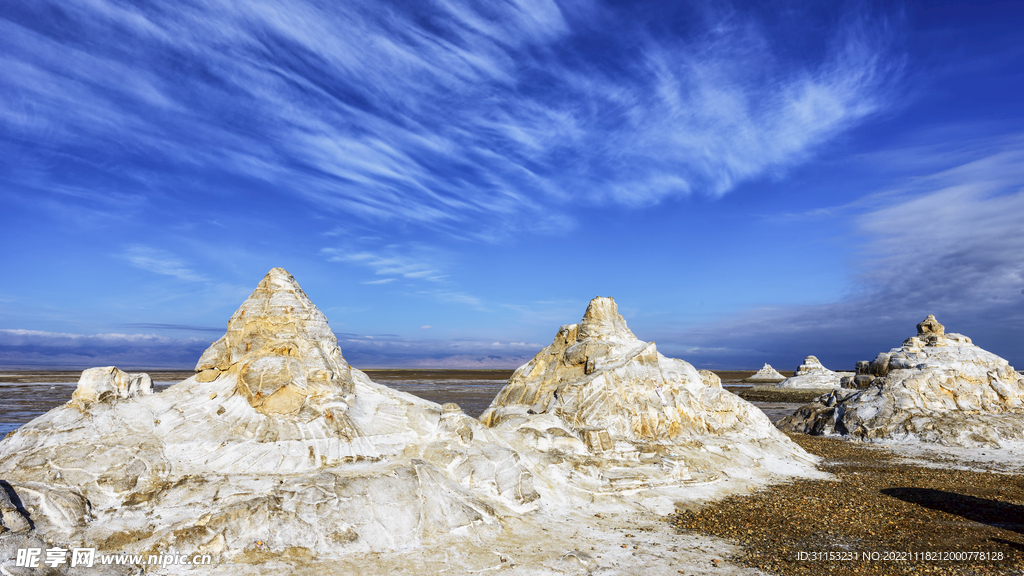 茶卡盐湖雕塑群