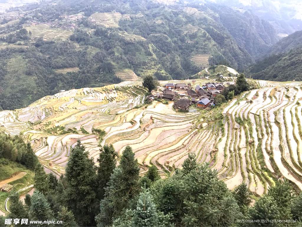 从江加榜梯田风光
