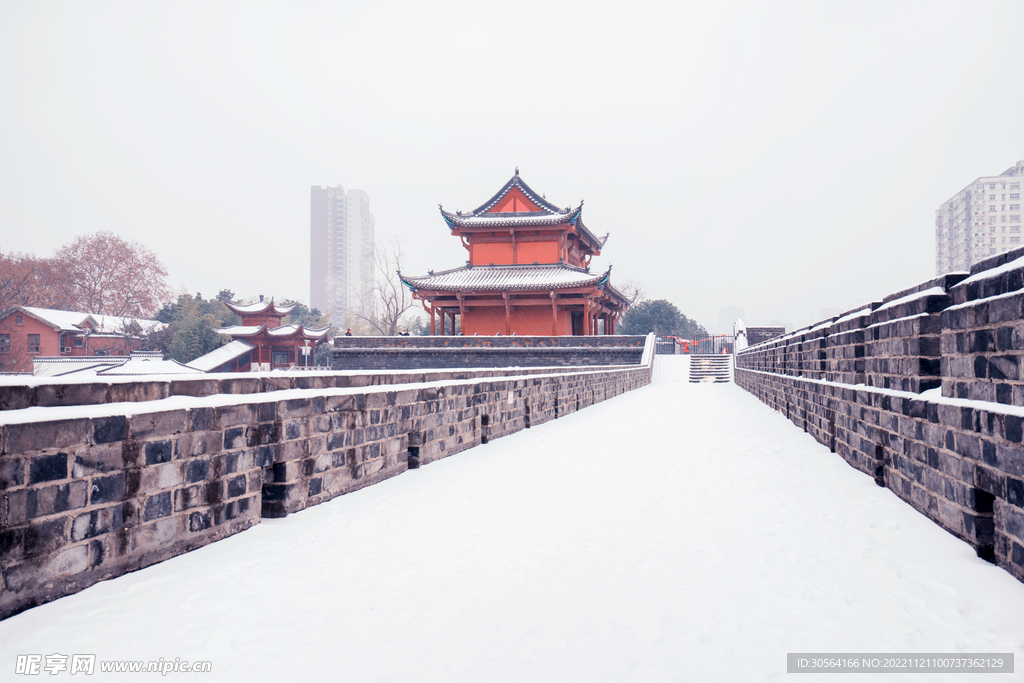冬季雪地城墙