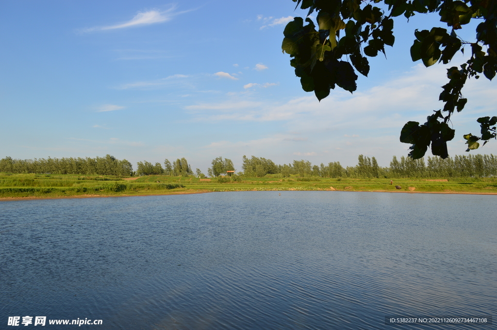 蓝天白云农村原生态老家乡村美景