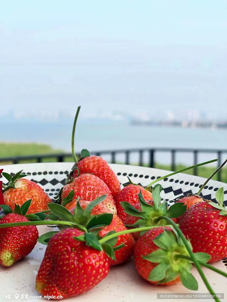 草莓摆盘 
