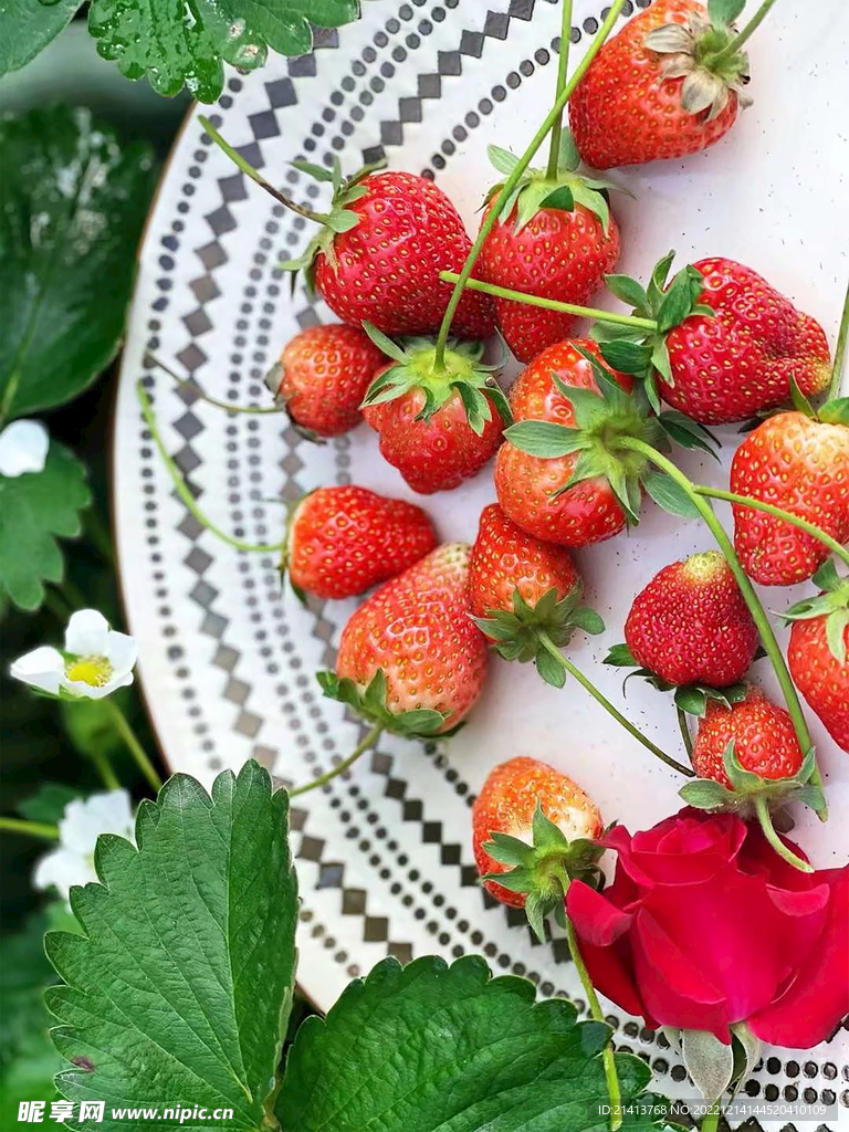 草莓摆盘 
