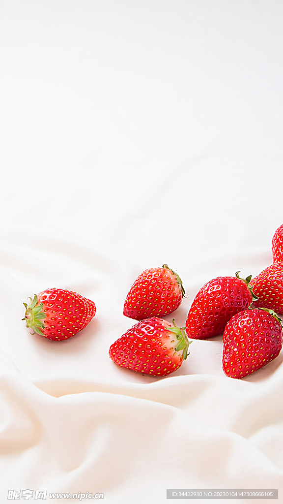 牛奶草莓小清新背景