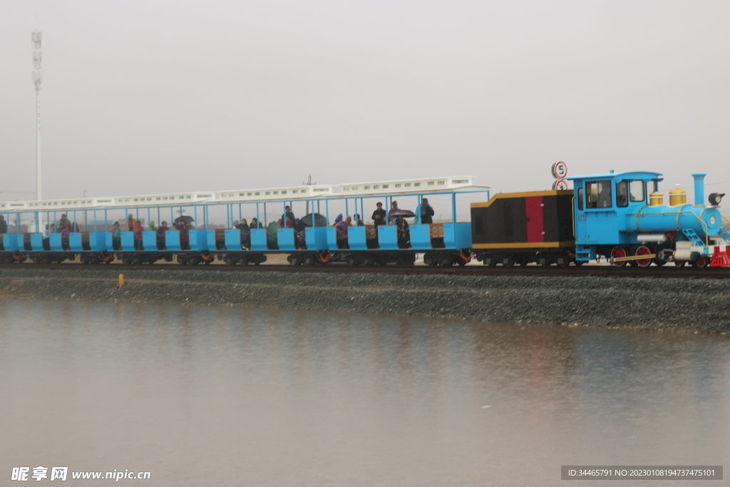 茶卡盐湖观光车